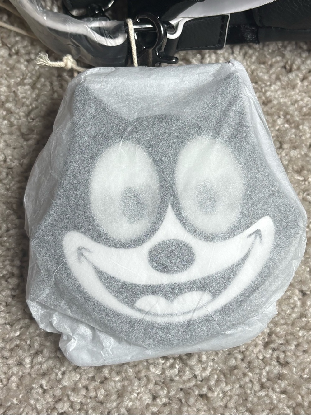 Loungefly Felix The Cat Crossbody Bag - Picture 9 of 9